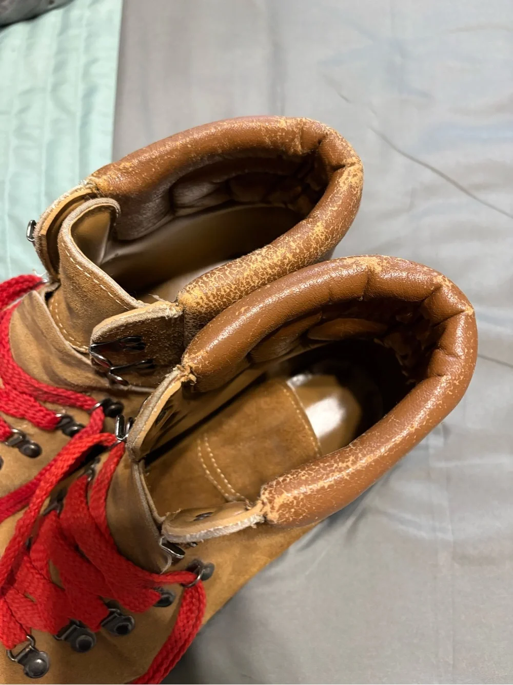 Men's Brown Suede Lace-Up Hiking Boots with Red Laces